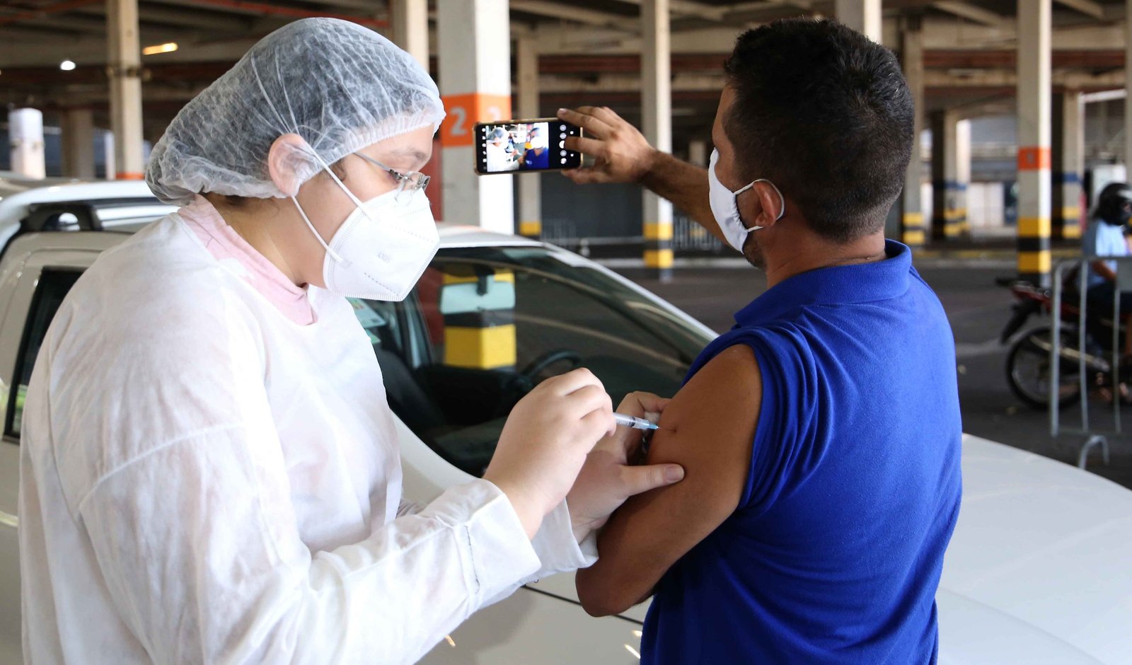 Vacinação em Fortaleza: Pessoas com mais de 45 anos podem ser vacinadas sem agendamento prévio