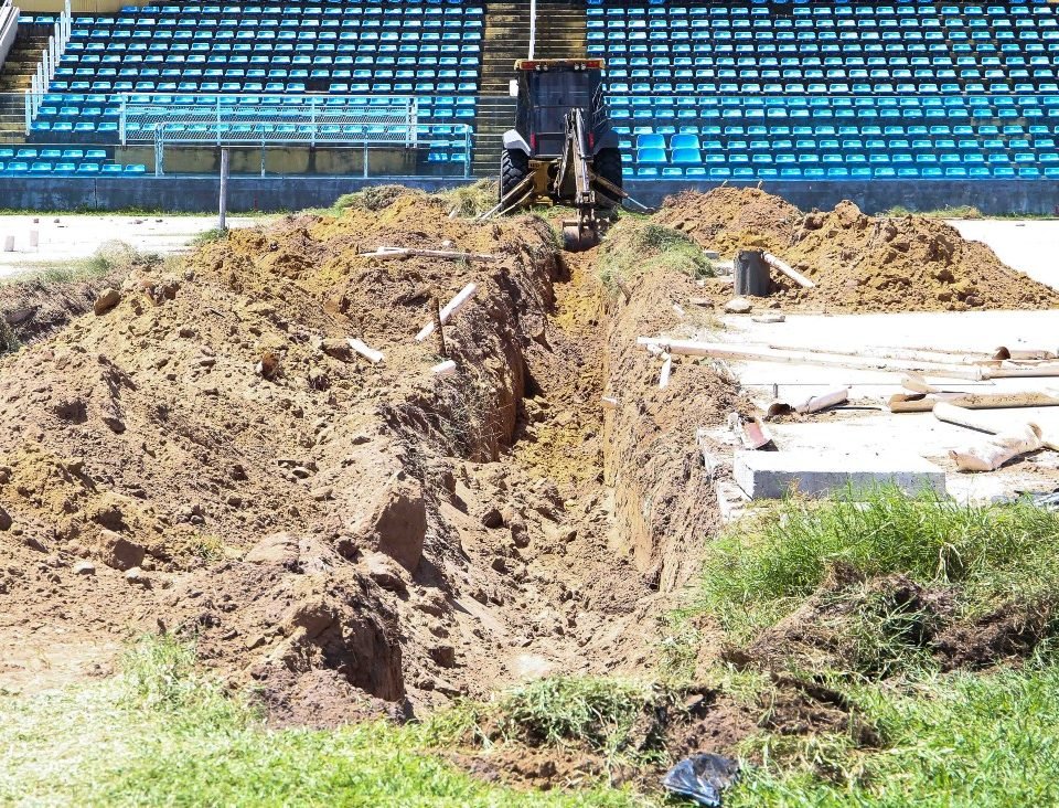 Estádio Presidente Vargas começa a ser reformado para receber novo gramado