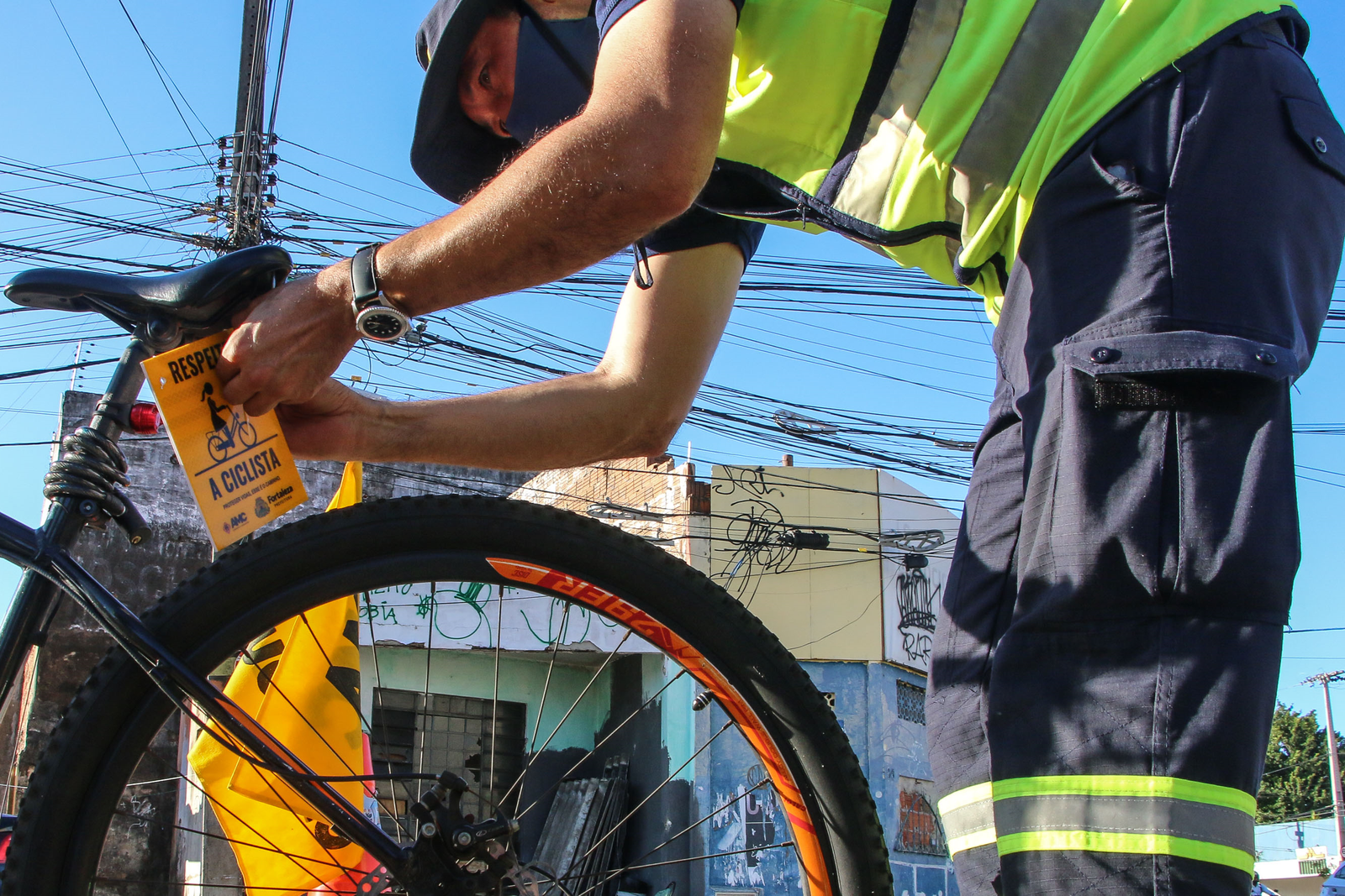 AMC realiza ação educativa que incentiva respeito ao ciclista nesta sexta (20/08)