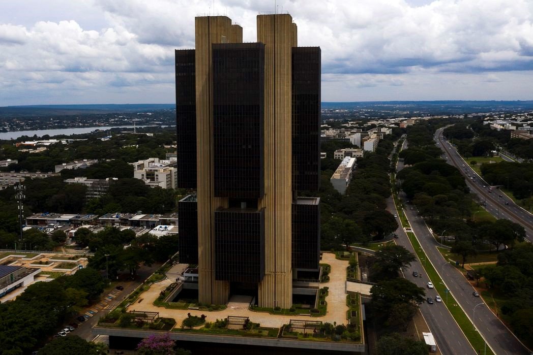 Economia: Mercado financeiro eleva projeção da inflação para 7,11% este ano