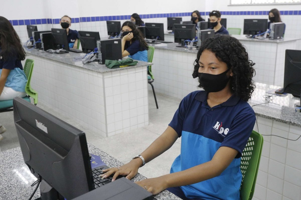 Educação: Jovens do bairro Vila Velha, em Fortaleza, recebem nova escola de Ensino Médio