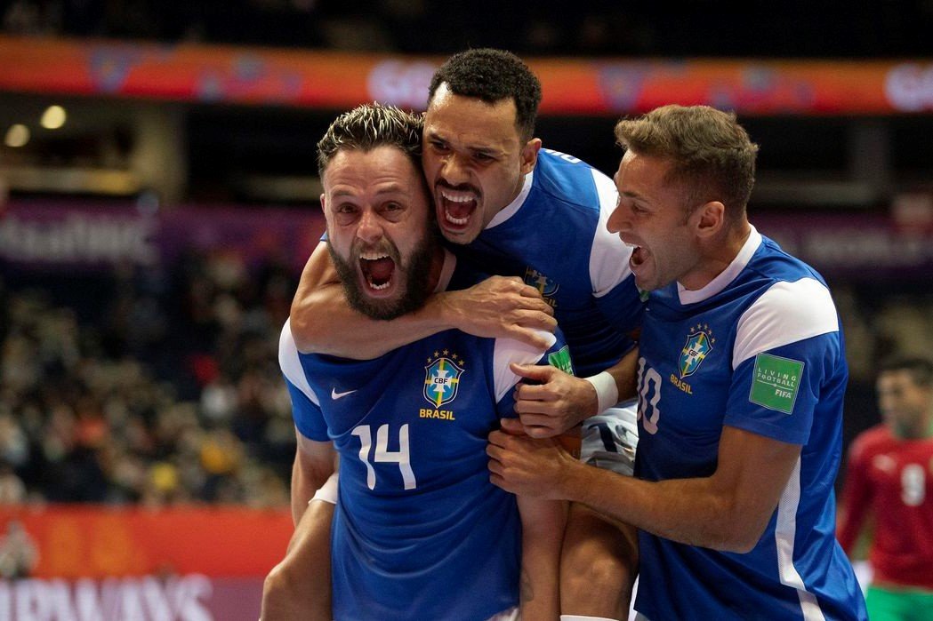 Esporte: Brasil derrota o Marrocos e vai à semifinal da Copa do Mundo de futsal
