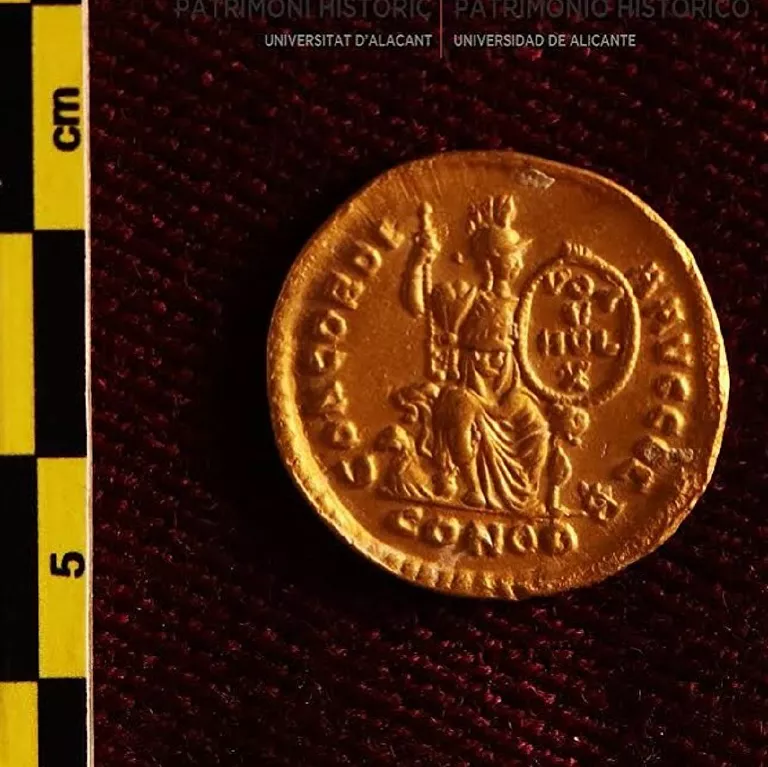 Tesouro: Moedas de ouro romanas são encontradas no fundo do mar de Alicante, na Espanha