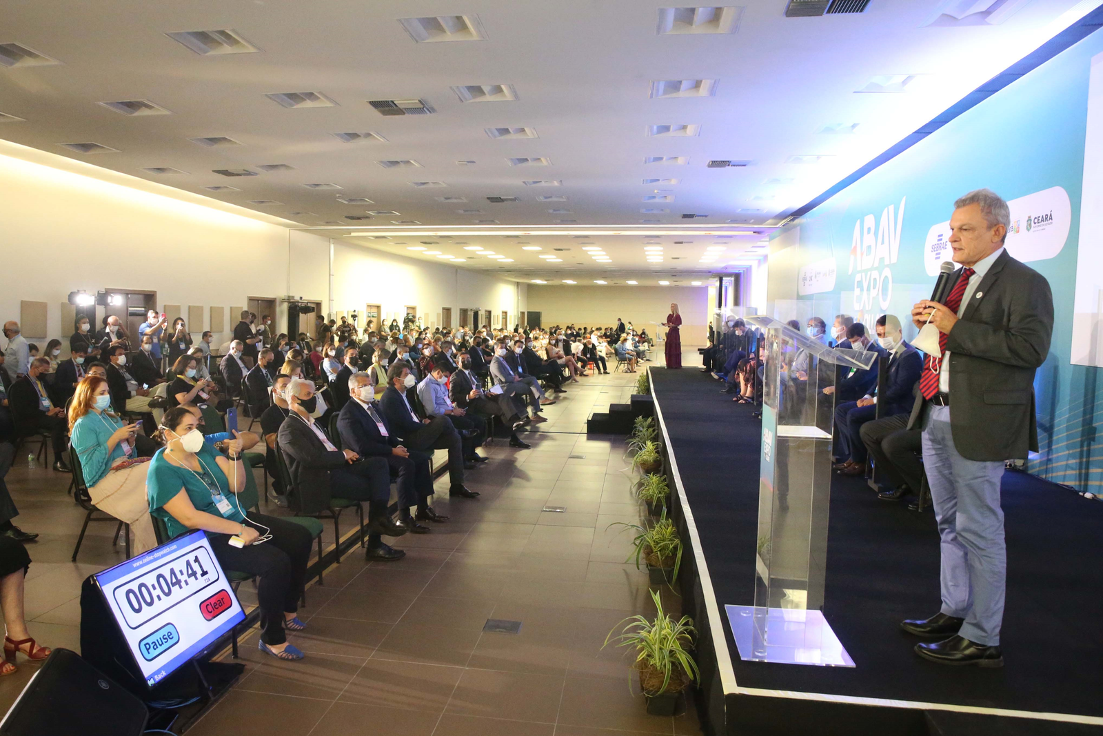 ABAV Expo: Sarto apresenta ações de Fortaleza no Turismo e destaca recuo da covid-19 com avanço da vacinação