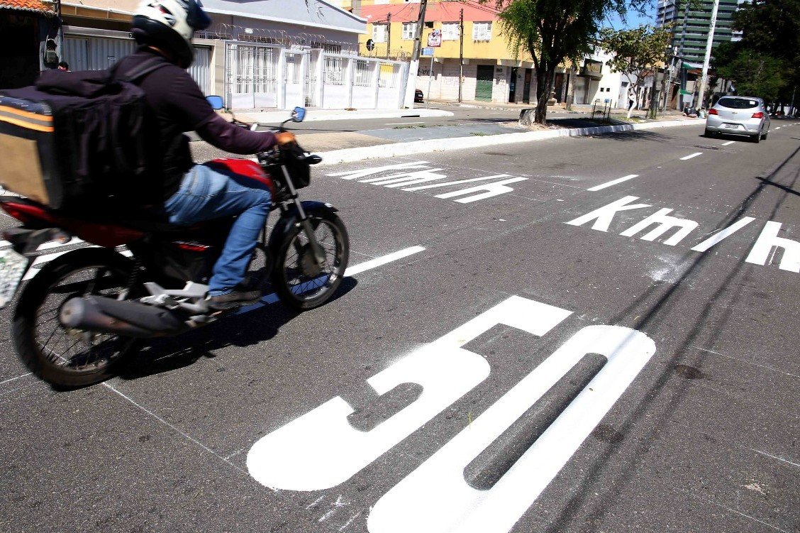 50 km/h: Críticas de motoristas perdem sentido com redução de 60% nos acidentes de trânsito em Fortaleza