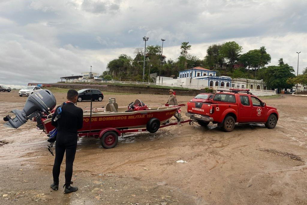 Tragédia: Três pessoas morrem em naufrágio no Rio Paraguai; bombeiros buscam quatro desaparecidos