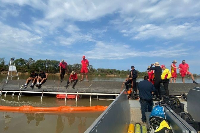 Tragédia: Corpo da sétima vítima de naufrágio no Rio Paraguai, em Corumbá (MS), é resgatado