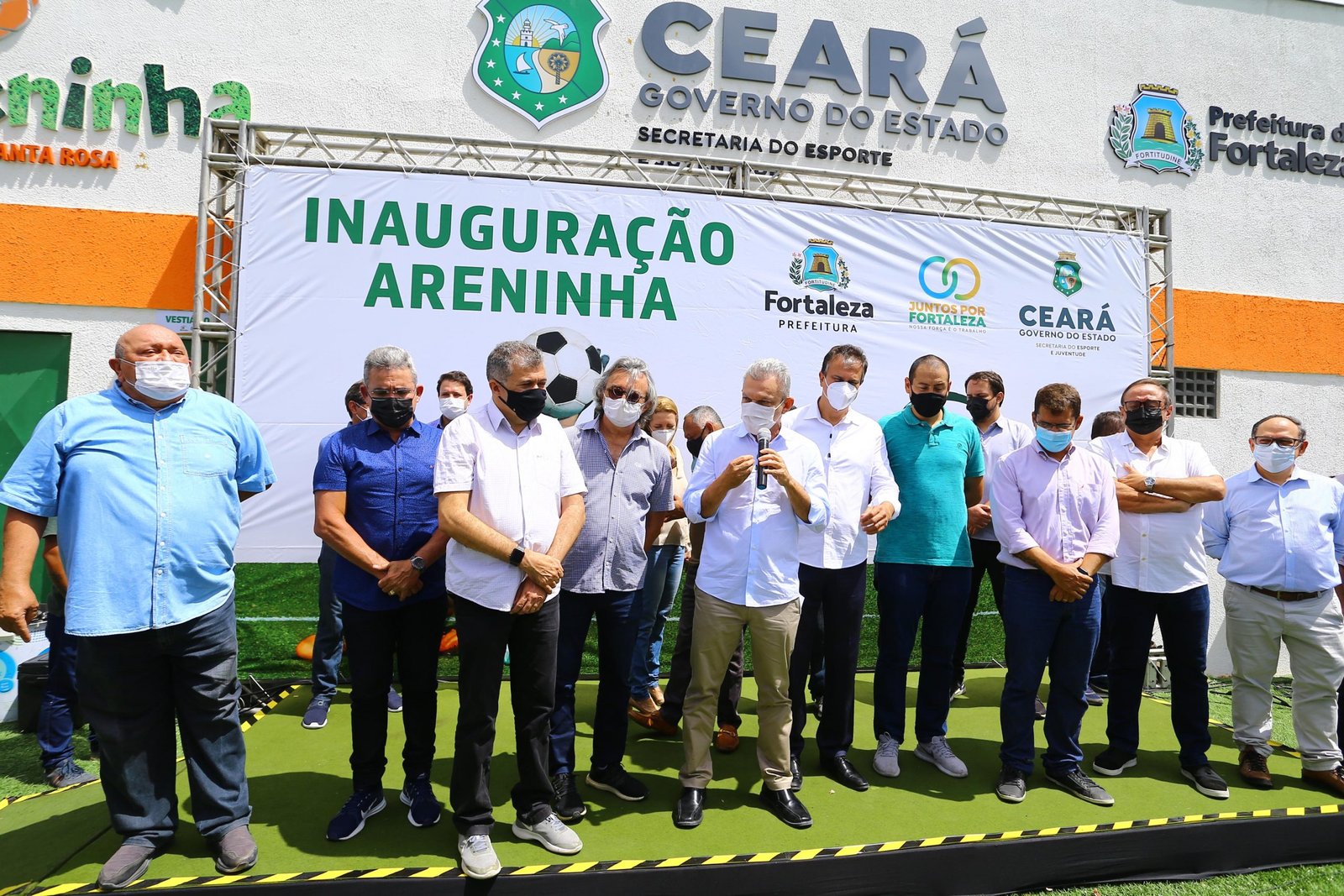 Juntos por Fortaleza: Prefeitura e Governo do Ceará inauguram areninha no bairro Coaçu