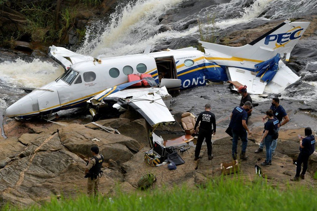 Tragédia de Caratinga: Avião é retirado do local onde caiu em Minas Gerais, matando Marília Mendonça e mais quatro pessoas