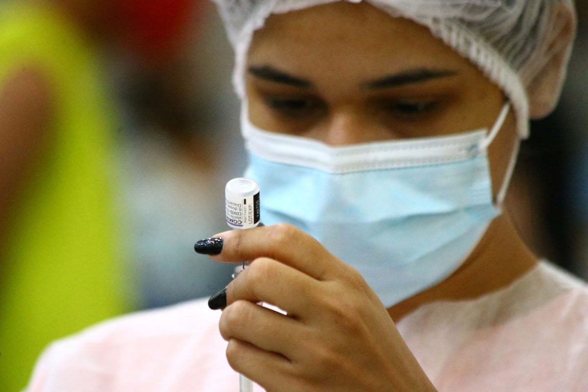 Pandemia: Fortaleza reduz intervalo da terceira dose contra Covid-19 para quatro meses