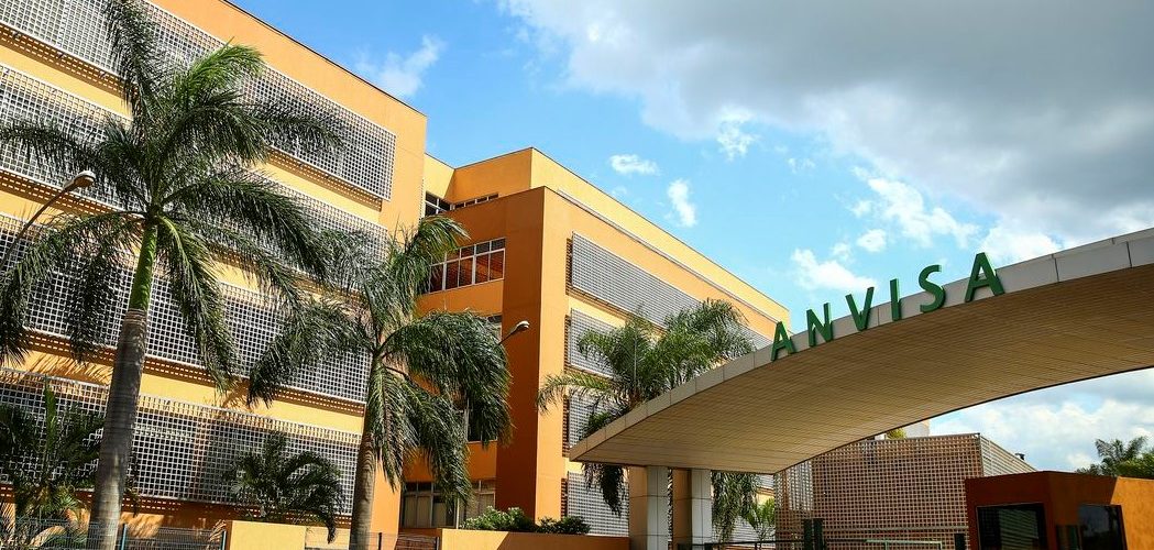 Covid-19: Repercutiu mal! Anvisa rebate questionamentos do presidente Bolsonaro sobre vacinação