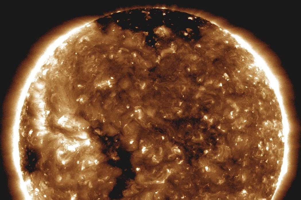 Pesquisa: Nasa entra na coroa solar pela primeira vez