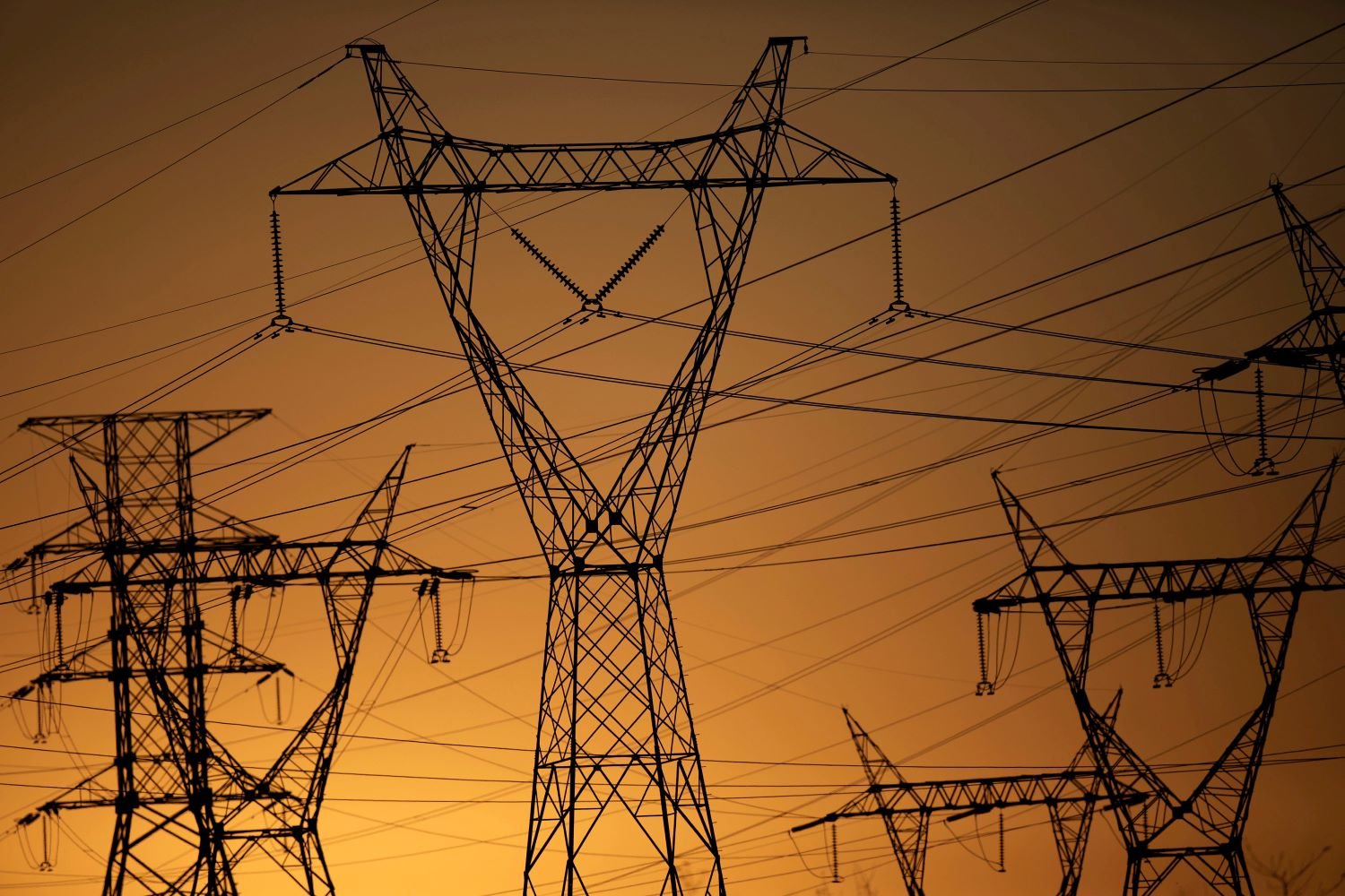 Privatizações: Ministério das Minas e Energia inicia série de leilões de energia elétrica e petróleo