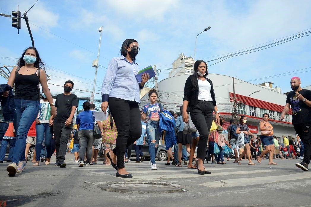 Alerta: Número de casos e de mortes por covid-19 volta a crescer no Brasil