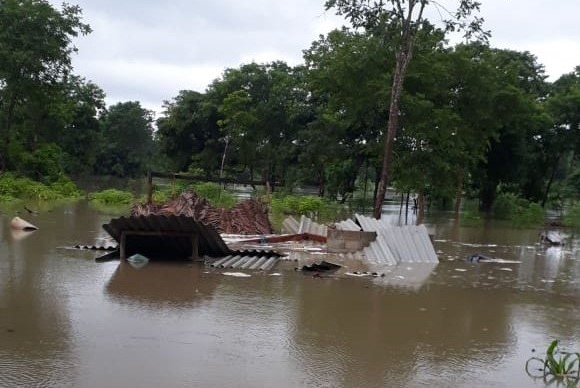 Enchentes: Chuva causa estragos em Goiás. Cerca de 400 famílias estão desabrigadas