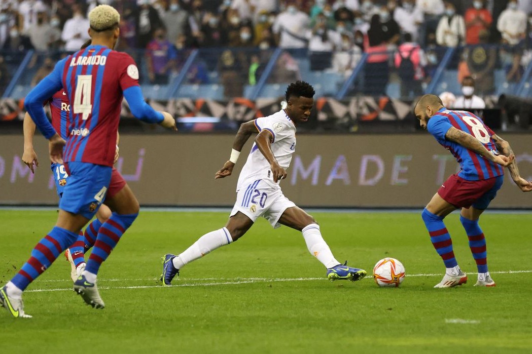 Supercopa: Real Madrid vence Barcelona e vai à final, na Espanha