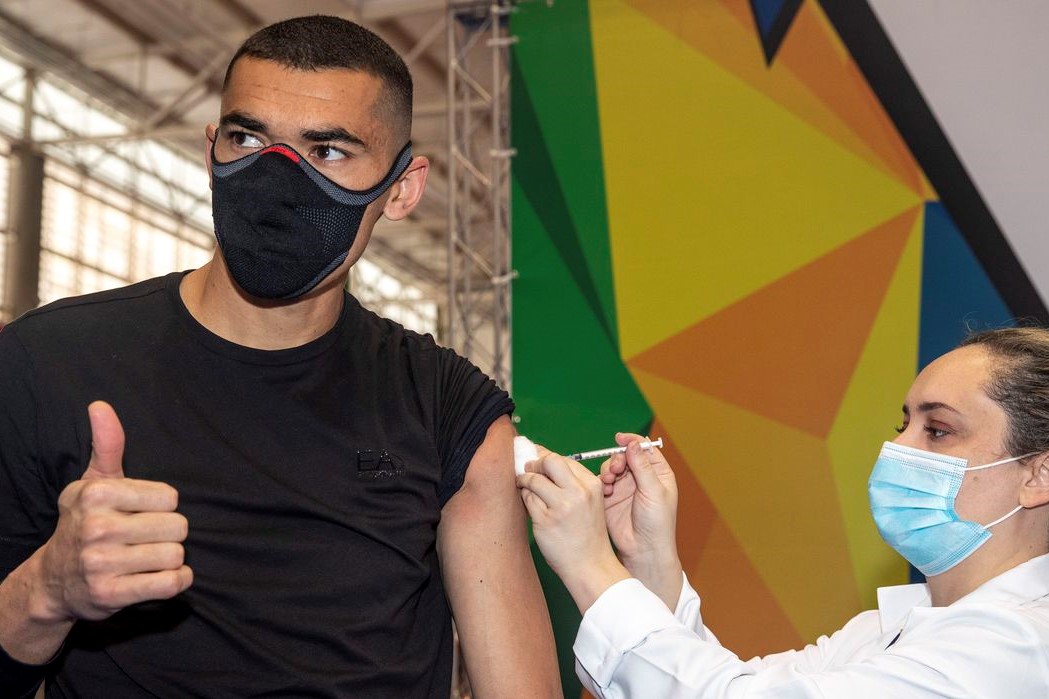 Futebol: Jogadores no Brasil só entrarão em campo com vacinação contra a covid-19 e Influenza
