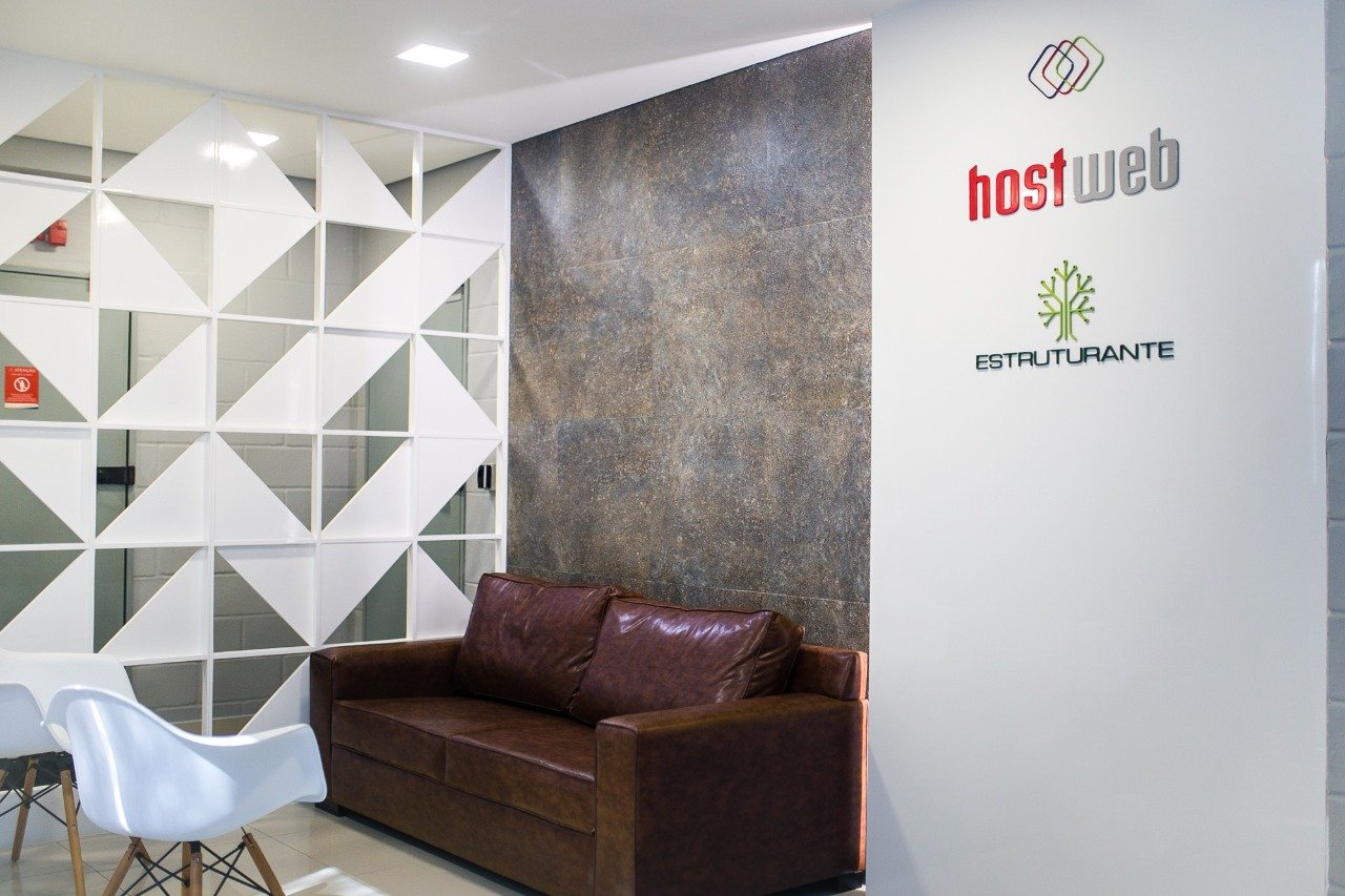 A Hostweb colocou no ar a plataforma de recrutamento “Trabalhe Conosco” com a oferta de vagas de emprego nas áreas de Tecnologia e Comercial