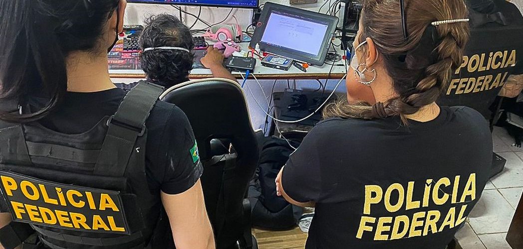 Polícia Federal prende em flagrante um homem com 47 anos com farto material de pornografia infantil