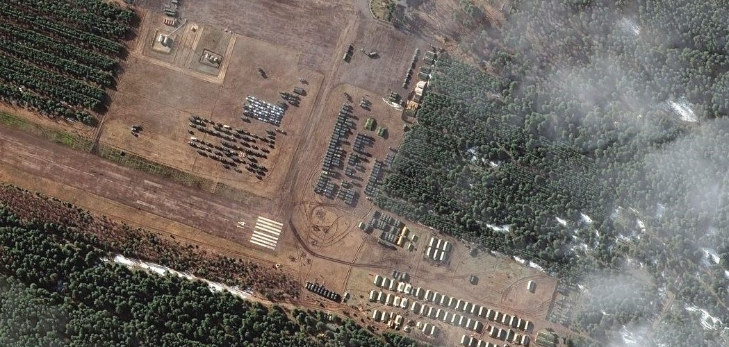 Guerra na Ucrânia: Bombardeios chegam ao quinto dia com possibilidade de negociações entre Rússia e Ucrânia