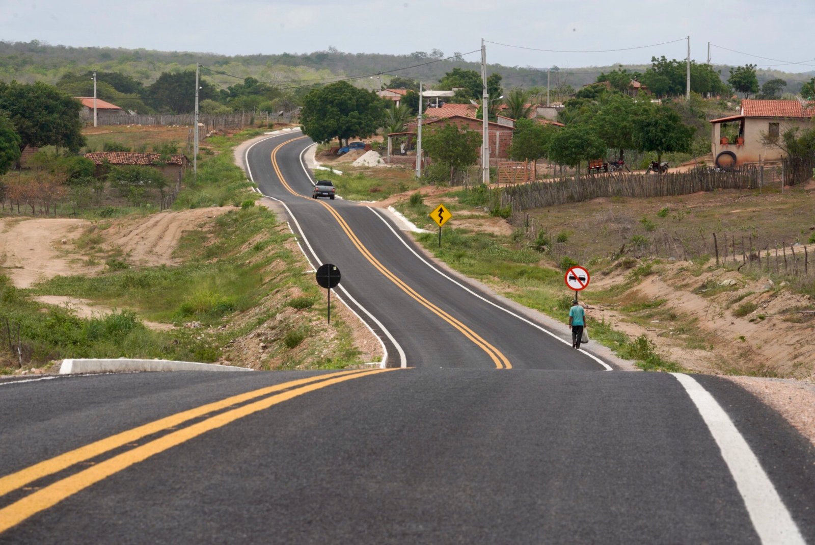 IInfraestrutura: Governo do Ceará inaugura estrada que liga município de Piquet Carneiro ao distrito de Ibicuãnfraestrutura: Governo do Ceará inaugura estrada que liga município de Piquet Carneiro ao distrito de Ibicuã