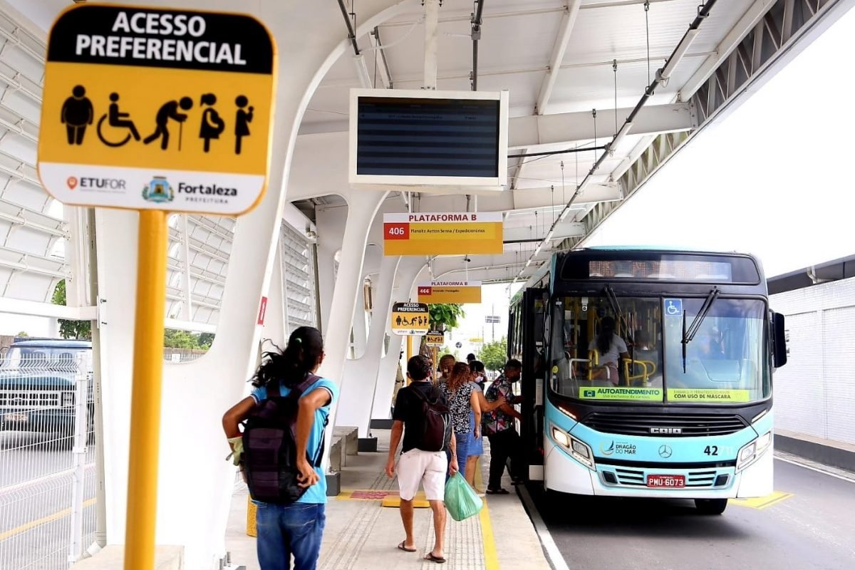 Transporte: Terminal Aberto do José Walter é inaugurado em Fortaleza com nove linhas de ônibus em operação
