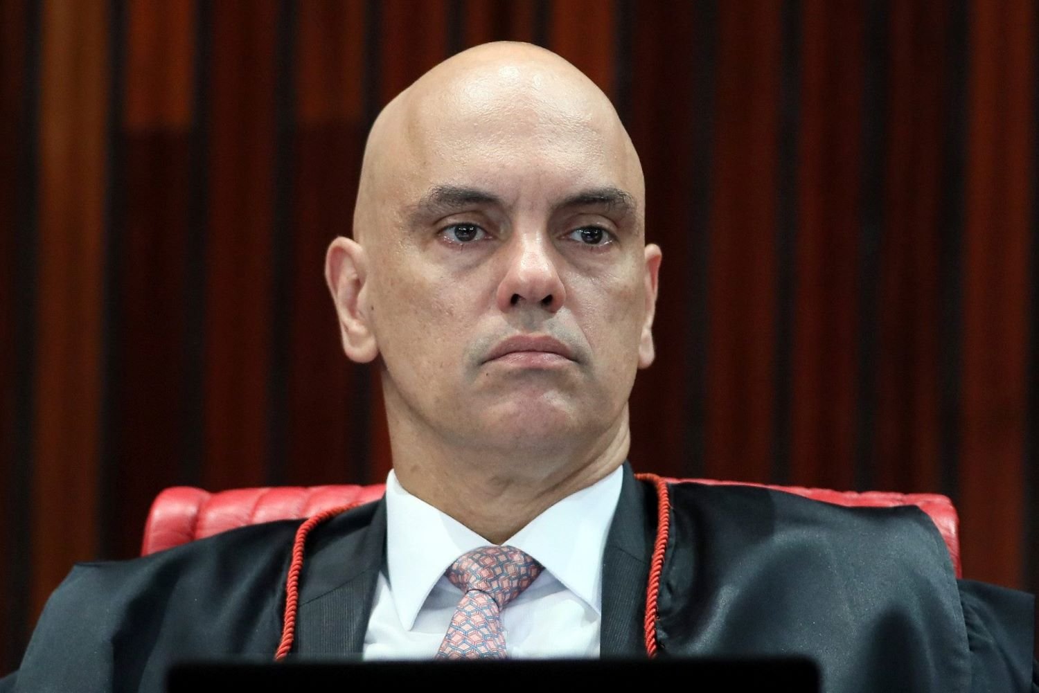 Justiça: Ministro Alexandre de Moraes envia notícia-crime contra Bolsonaro à PGR por ausência em depoimento