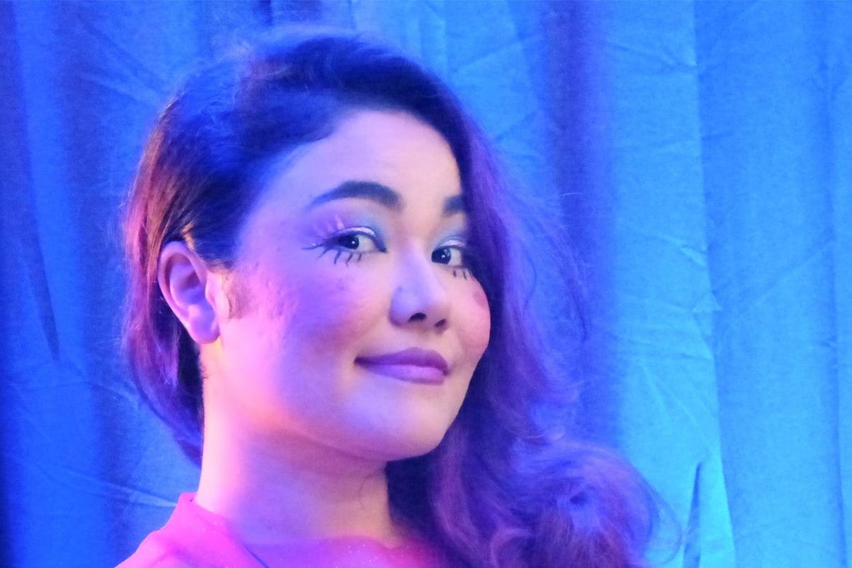 Cultura Cantora e compositora cearense lança show que combina teatro e música