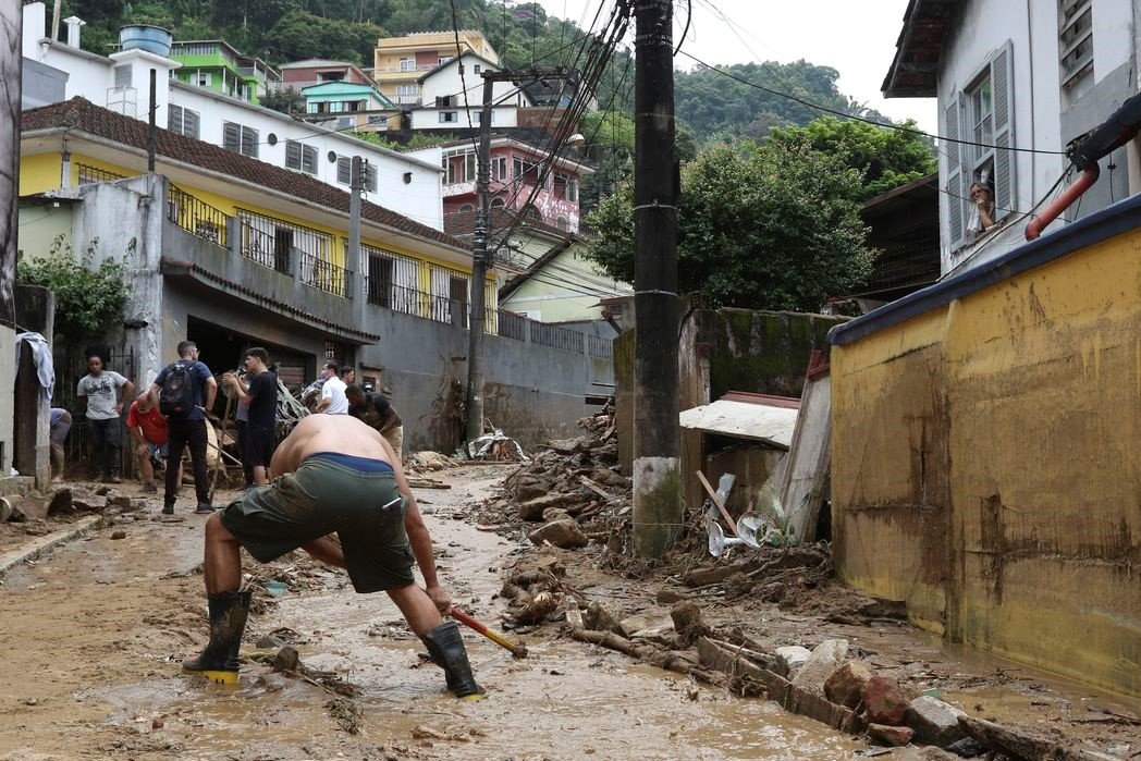 Tragédia de Petrópolis: Aumenta para 66 número de mortos por causa de temporal