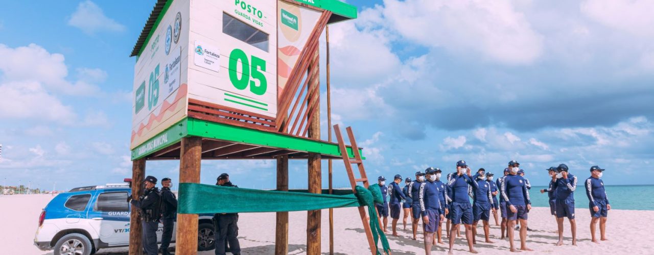 Prevenção: Prefeitura de Fortaleza e Unimed inauguram projeto de postos guarda-vidas para a Beira Mar