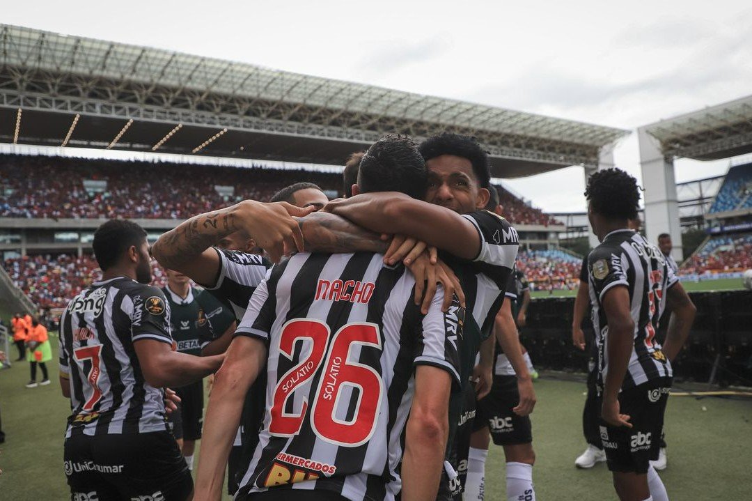 Futebol: Atlético mineiro supera Flamengo nos pênaltis e é supercampeão do Brasil