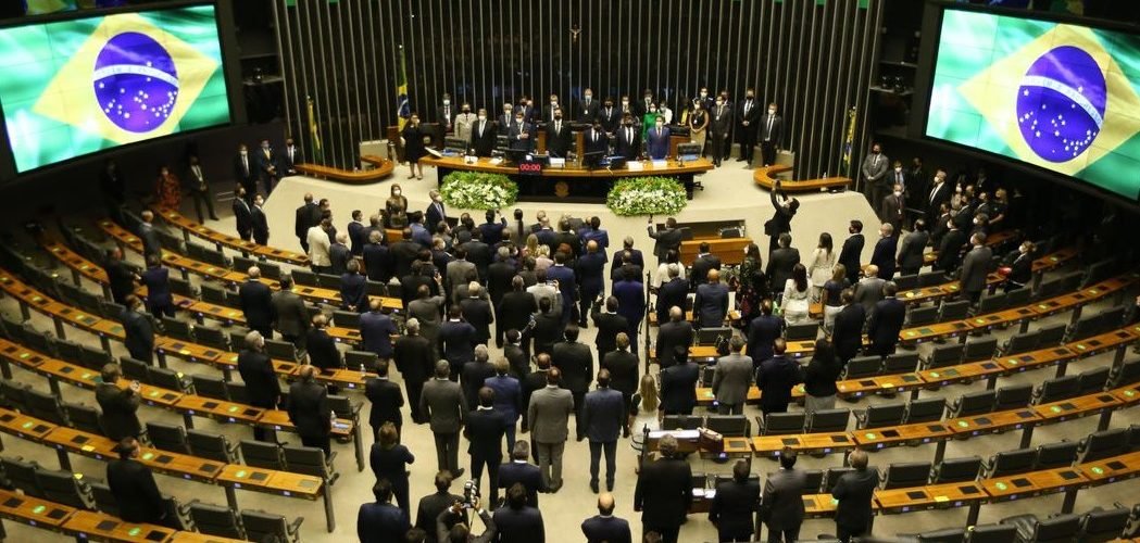 Política: Janela partidária autoriza deputados federais a mudarem de partidos políticos até 1º de abril