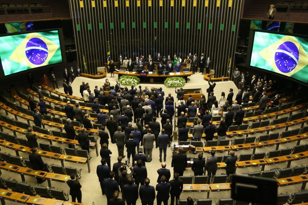 Política: Janela partidária autoriza deputados federais a mudarem de partidos políticos até 1º de abril