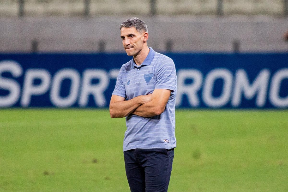 Vojvoda ressaltou os pontos positivos de seu time em entrevista coletiva. | Foto: Pedro Chaves/AGIF