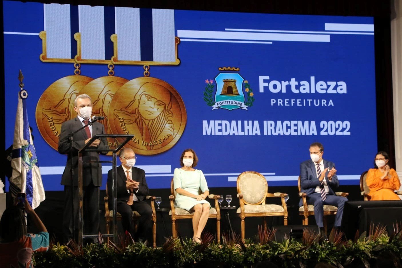 Homenagem: Prefeito Sarto entrega 5ª Medalha Iracema no aniversário de 296 anos de Fortaleza
