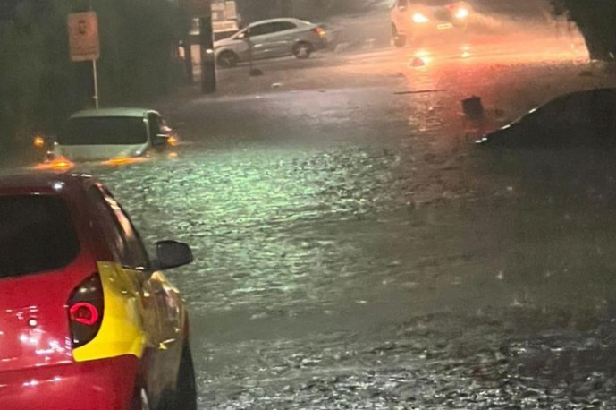 Tempestade Chuva Forte Alaga Vários Pontos De Fortaleza; VEJA IMAGENS ...