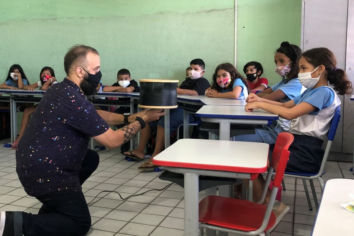 Cine Ceará e Cegás levam a arte do cinema de animação para alunos da Escola de Ensino Médio em Tempo Integral Iracema