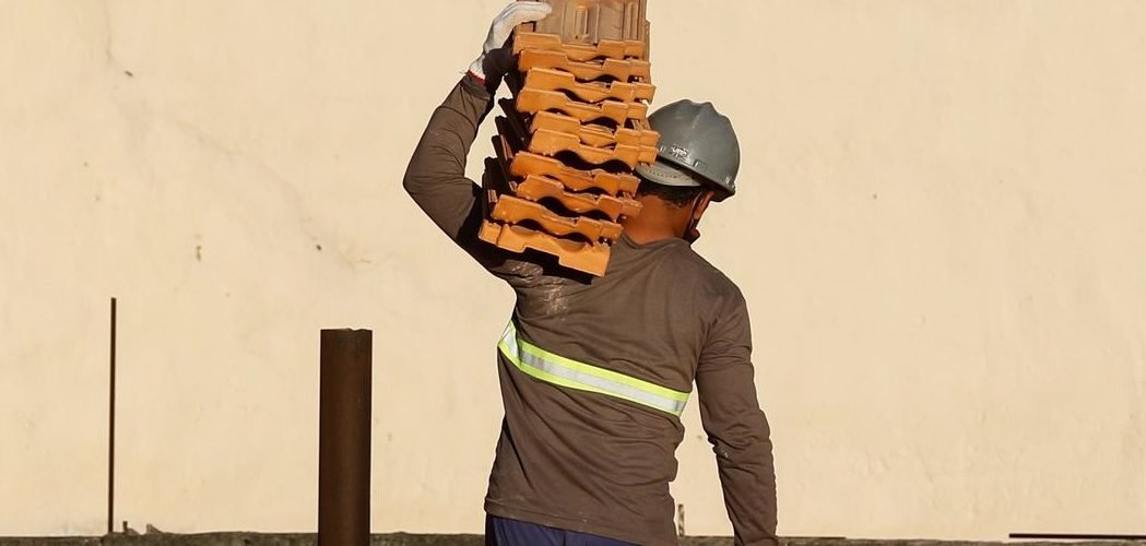 Economia: Confiança da construção atinge maior nível desde janeiro de 2014