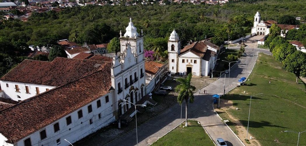 Patrimônio Histórico: Igreja mais antiga em funcionamento no Brasil é reaberta em Pernambuco