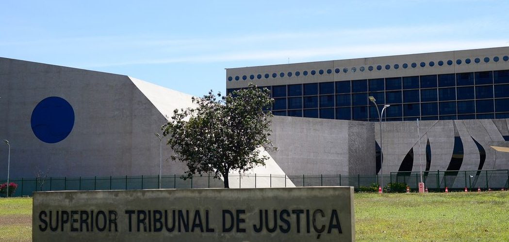 Justiça: STJ entende que não é preciso nudez para caracterizar exposição de menor