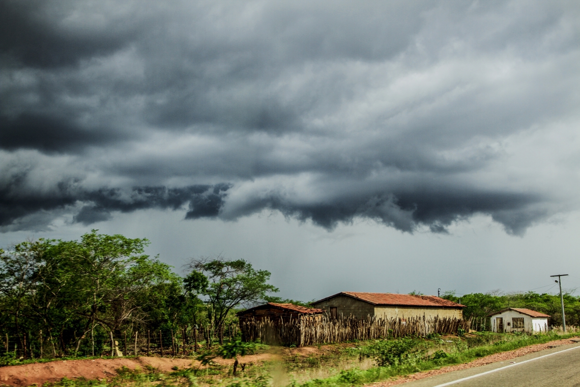 Clima: Nordeste deve continuar com chuvas fortes e risco de alagamentos