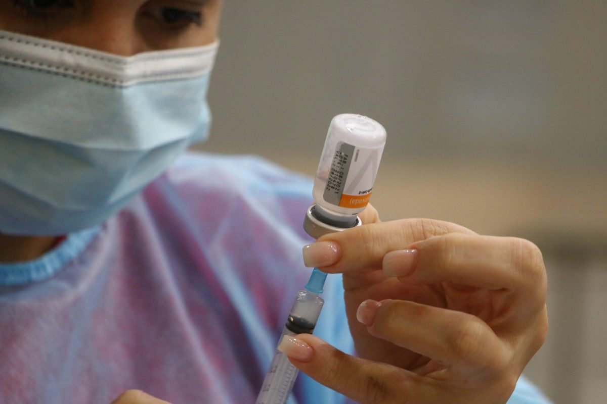 Saúde: Fortaleza libera quarta dose da vacina contra covid-19 para idosos a partir de 70 anos