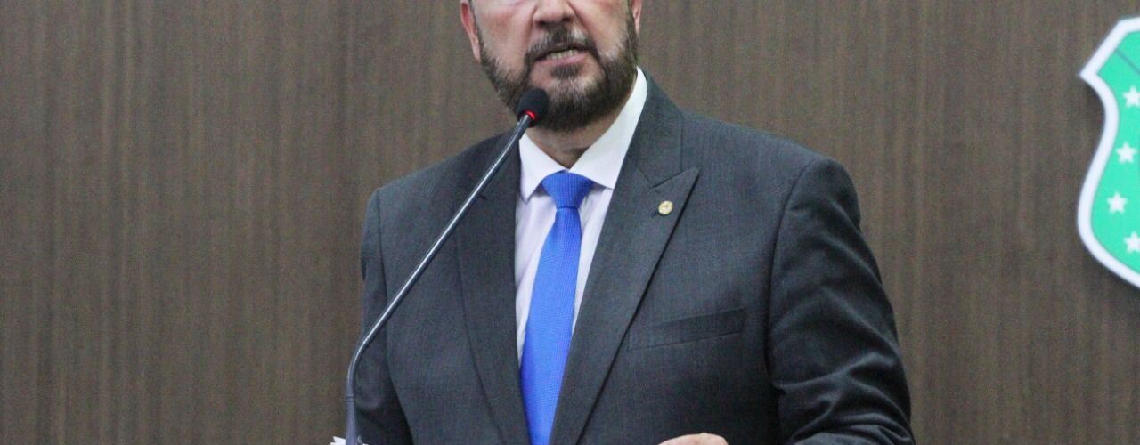 Civilidade Digital: Deputado quer levar discussão sobre uso das redes sociais para a rede pública de ensino no Ceará