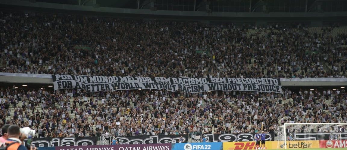 Ato acontece depois de torcedores do Fortaleza serem vítimas em jogo na Argentina. | Foto: Kid Jr/ SVM