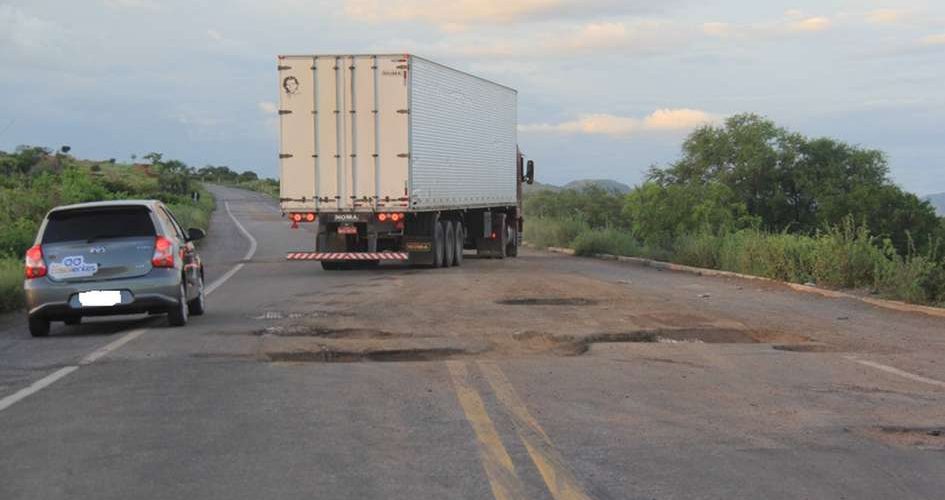 Tapa-buraco: Pacote de Recuperação das Estradas prevê a melhoria de 1.510 km de asfalto no Ceará
