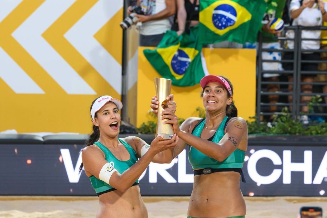 Esporte: Brasil é campeão mundial de vôlei de praia com Duda e Ana Patrícia