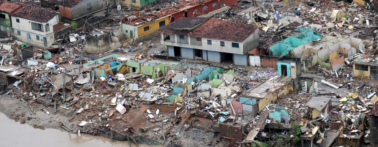 Dependentes de mortos por chuvas terão pensão vitalícia |Foto: ANTONIO CRUZ-ABR