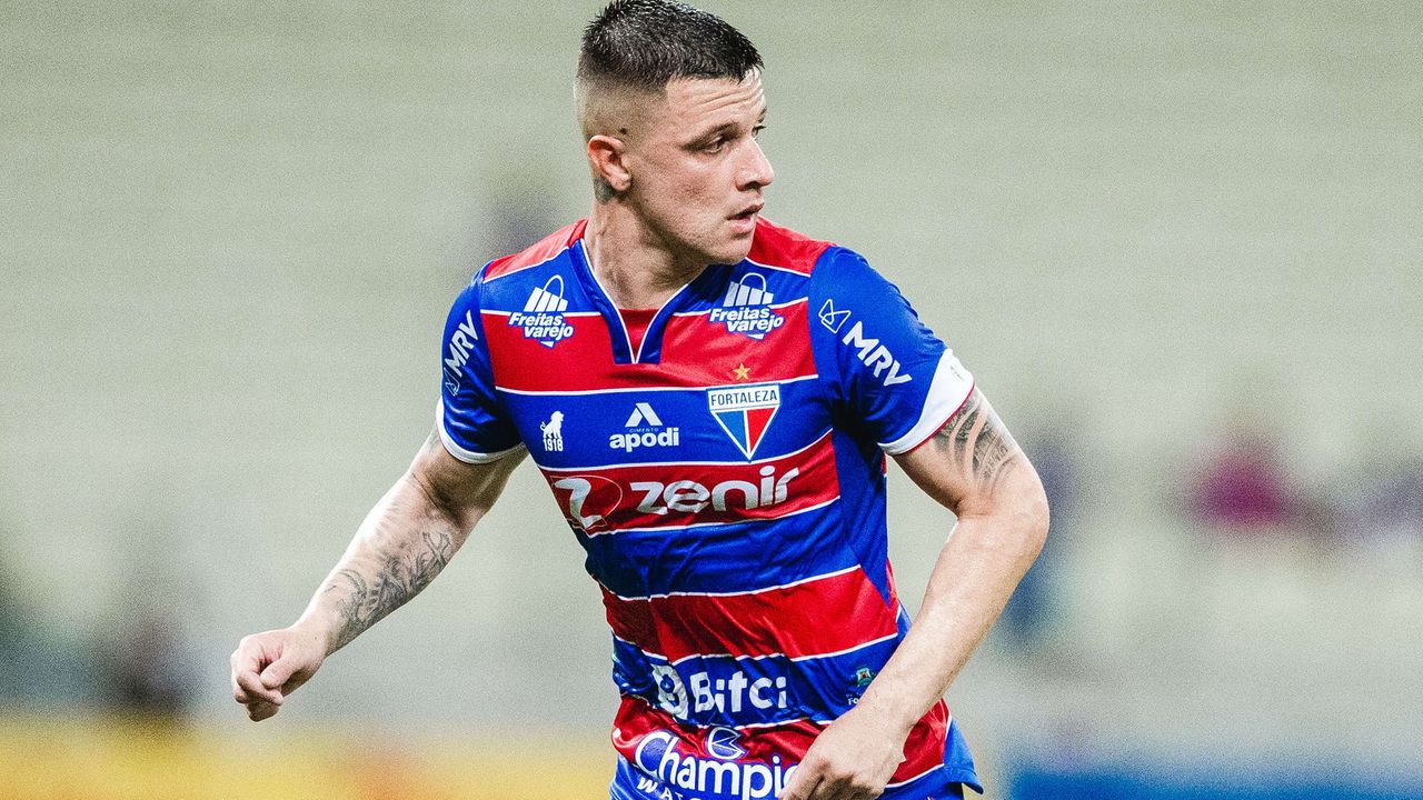 Renato Kayzer teve poucas oportunidades com a camisa do Fortaleza.| Foto: Thiago Gadelha/SVM