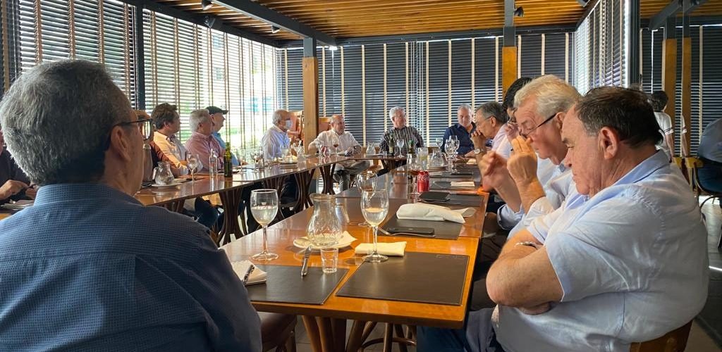 Pré-campanha: Roberto Cláudio participa de reunião com empresários do agronegócio