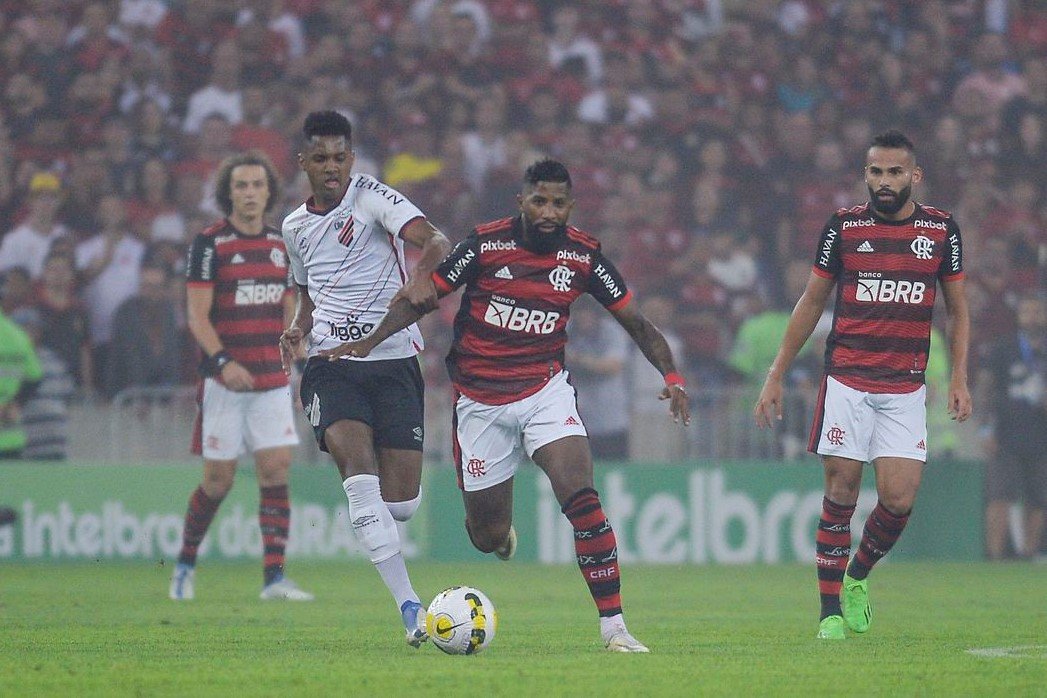 Copa do Brasil: Flamengo pressiona, mas Athletico-PR segura empate